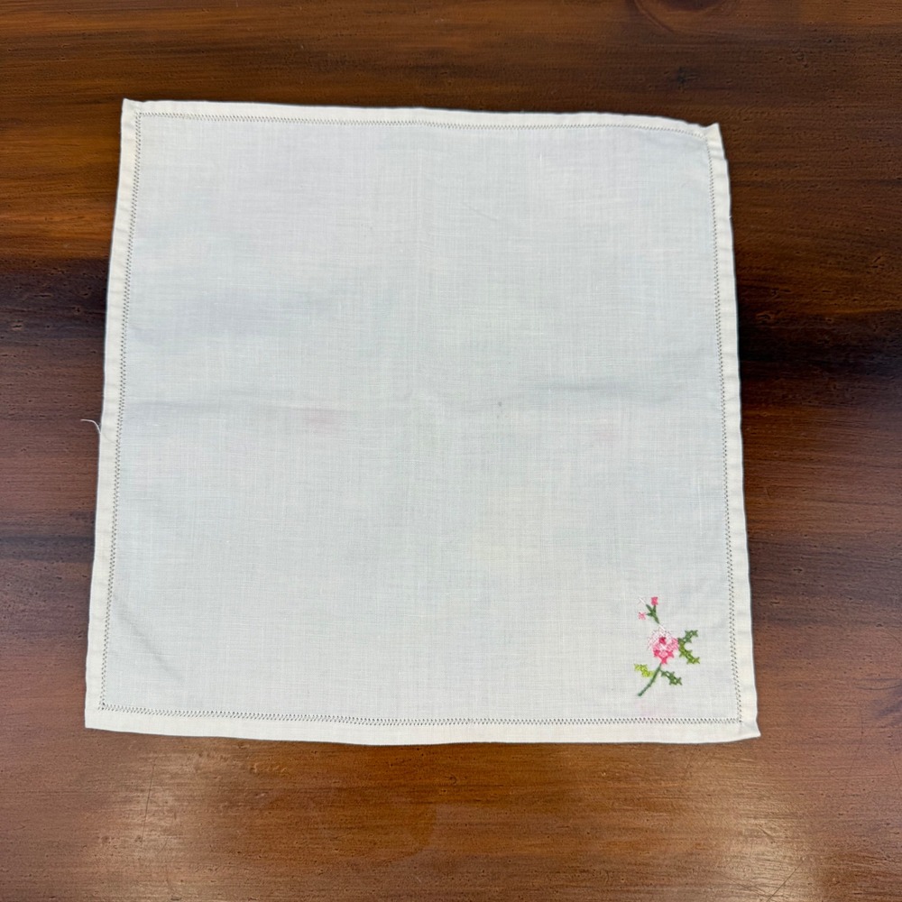 Vintage Hand Embroidered Floral Linen Cocktail Napkins Hemstitch Set of 6 Cream - Picture 5 of 7